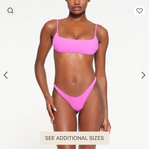 SKIMS micro scoop bikini top XS